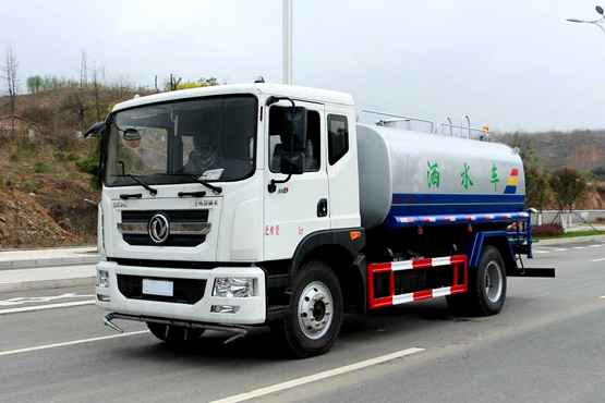 怎樣排除灑水車柴油機過早、過遲的噴油現象？