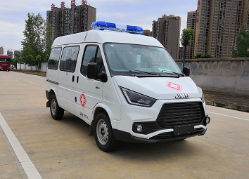 程力威牌CLW5042XJHCD6型救護(hù)車(chē)